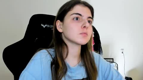 Emma online show from December 5, 2025, 7:54 pm