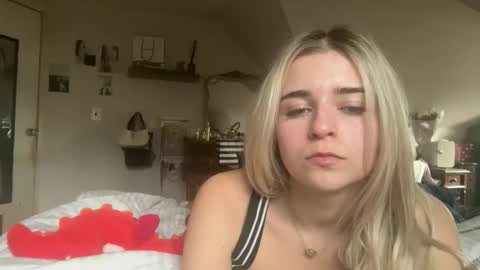 EmmaAngel online show from December 21, 2025, 7:21 pm