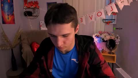 Snapshot of emmanuel_shine chatting on February 11, 2026, 9:03 am Emmi online show from February 11, 2026, 9:03 am