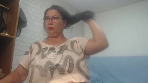 Snapshot of emmasquirt69 chatting on November 4, 2025, 6:45 am emmasquirt69 online show from November 4, 2025, 6:45 am