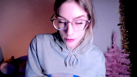 Snapshot of emmaterrestrial chatting on January 15, 2025, 6:51 pm RH-NEGATIVE GREEN-EYED BAELIEN online show from January 15, 2025, 6:51 pm