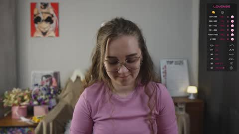 Mia online show from March 18, 2026, 7:06 pm