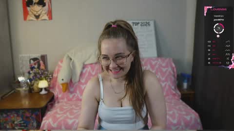 Snapshot of emmatiny chatting on May 17, 2026, 6:26 pm Mia online show from May 17, 2026, 6:26 pm