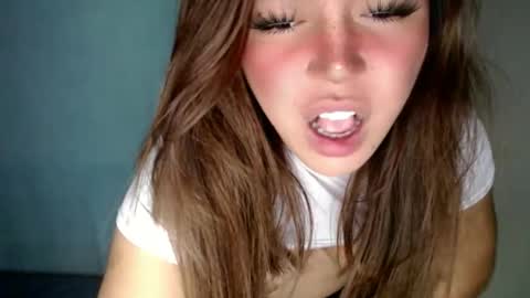 YourDreamGirl Emma  online show from November 18, 2025, 11:48 pm