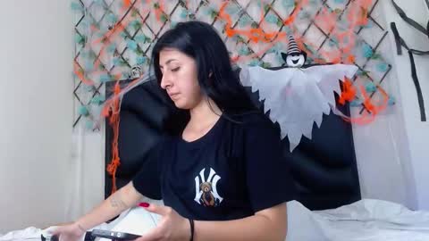 Snapshot of emmawillliams chatting on November 1, 2025, 11:18 pm Emma online show from November 1, 2025, 11:18 pm