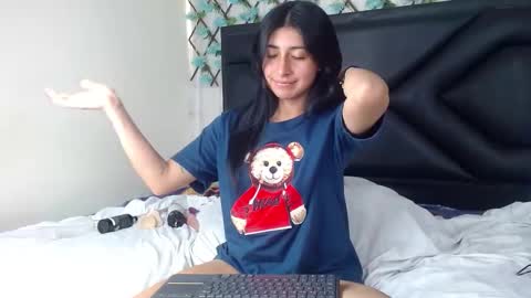 Snapshot of emmawillliams chatting on November 29, 2025, 4:54 pm Emma online show from November 29, 2025, 4:54 pm