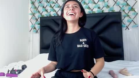 Snapshot of emmawillliams chatting on December 1, 2025, 3:28 pm Emma online show from December 1, 2025, 3:28 pm