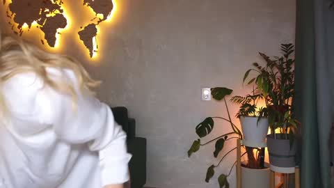 Miss Emmi online show from February 19, 2026, 4:58 pm