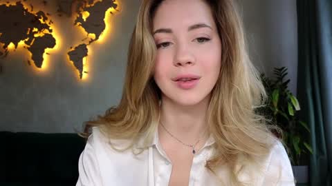 Miss Emmi online show from March 22, 2026, 8:51 am