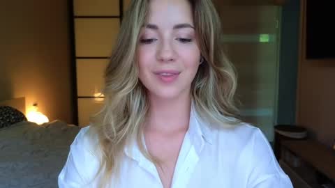 Snapshot of emmi_rosee chatting on June 6, 2026, 11:59 am Miss Emmi online show from June 6, 2026, 11:59 am