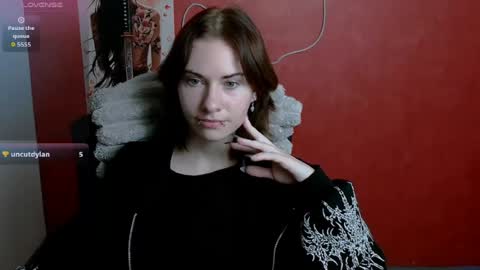 Snapshot of emmi_rossum chatting on July 7, 2026, 11:14 am Emmi online show from July 7, 2026, 11:14 am