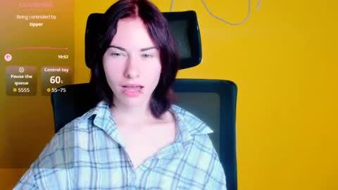 Snapshot of emmi_rossum chatting on July 18, 2026, 5:44 am Emmi online show from July 18, 2026, 5:44 am