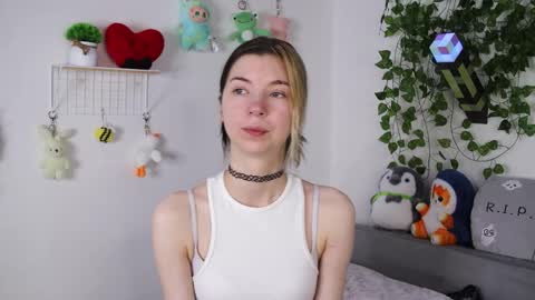 Snapshot of emmie_everly chatting on November 14, 2025, 12:04 pm emmie_everly online show from November 14, 2025, 12:04 pm