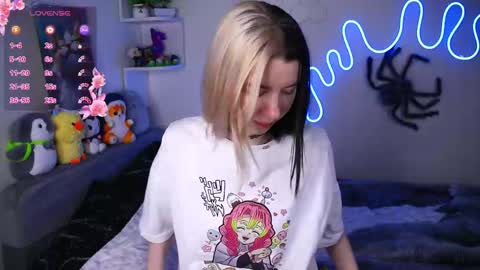 emmie_everly online show from April 14, 2026, 7:31 pm