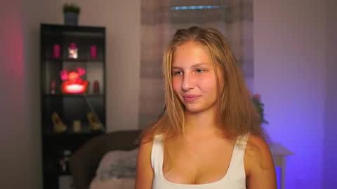 Emmie online show from October 31, 2025, 2:07 pm