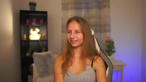 Emmie online show from December 20, 2025, 2:35 pm