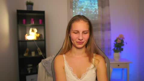 Snapshot of emmie_murray chatting on April 22, 2026, 1:56 pm Emmie online show from April 22, 2026, 1:56 pm