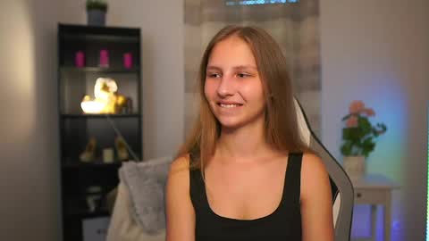 Snapshot of emmie_murray chatting on May 6, 2026, 12:54 pm Emmie online show from May 6, 2026, 12:54 pm
