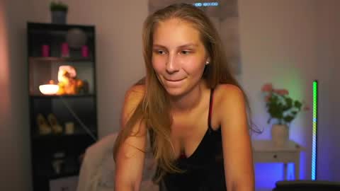 Snapshot of emmie_murray chatting on June 10, 2026, 1:32 pm Emmie online show from June 10, 2026, 1:32 pm
