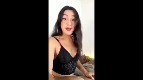 Snapshot of emmiily chatting on January 8, 2026, 8:05 am Emely online show from January 8, 2026, 8:05 am