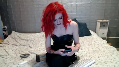 Snapshot of emmily000 chatting on May 3, 2026, 10:16 pm Emmily000 online show from May 3, 2026, 10:16 pm