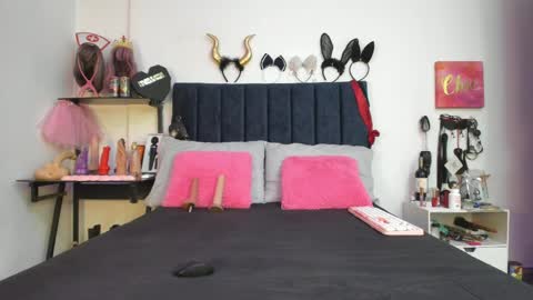 Snapshot of emmily_giraldo chatting on April 23, 2026, 12:51 pm online show from April 23, 2026, 12:51 pm