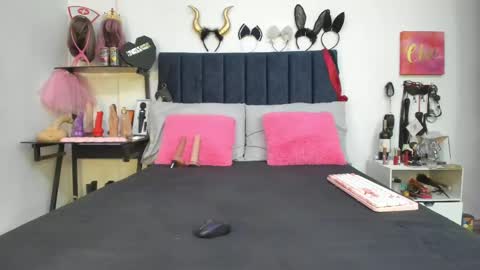 Snapshot of emmily_giraldo chatting on April 29, 2026, 12:31 pm online show from April 29, 2026, 12:31 pm