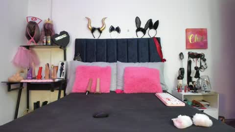 Snapshot of emmily_giraldo chatting on May 9, 2026, 1:05 pm online show from May 9, 2026, 1:05 pm