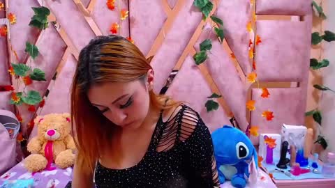 Snapshot of emmily_walker chatting on December 19, 2024, 7:18 pm EmmilyWalker online show from December 19, 2024, 7:18 pm