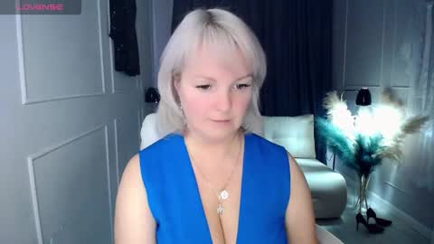 emmmam online show from November 12, 2025, 9:10 am