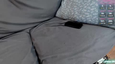 EmoDream1998 online show from October 29, 2025, 8:27 am