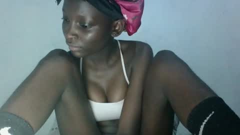 Snapshot of empress_ivy1 chatting on July 2, 2026, 6:36 pm empress_ivy1 online show from July 2, 2026, 6:36 pm