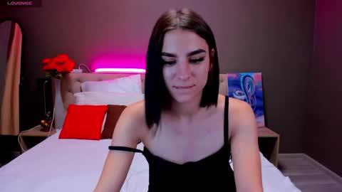 emy__angel online show from December 17, 2024, 8:23 am