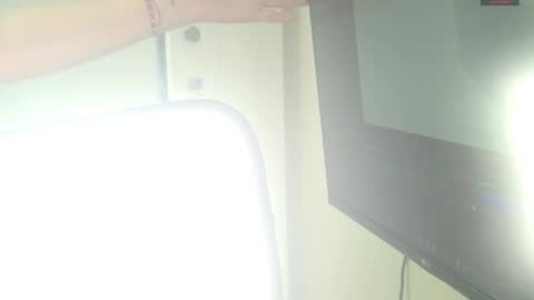 Snapshot of emy_rosse25 chatting on November 23, 2025, 11:54 am Emy online show from November 23, 2025, 11:54 am