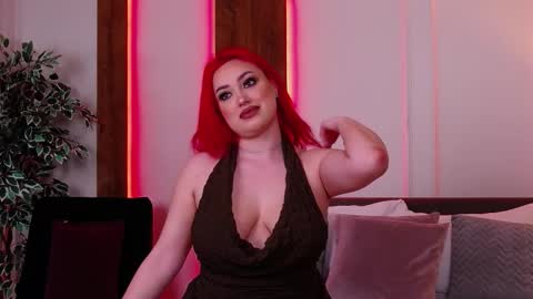 Snapshot of emyhilton_ chatting on February 16, 2026, 6:09 am Emy online show from February 16, 2026, 6:09 am