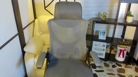 Emy Silver online show from February 7, 2025, 7:38 pm