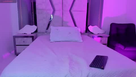 Emy Silver online show from February 20, 2025, 6:35 pm