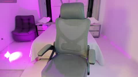 Emy Silver online show from February 20, 2025, 9:42 pm