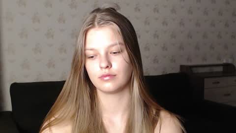 Snapshot of emysway chatting on December 6, 2024, 9:57 pm EmySway online show from December 6, 2024, 9:57 pm