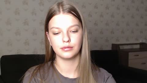 Snapshot of emysway chatting on December 12, 2024, 10:52 pm EmySway online show from December 12, 2024, 10:52 pm