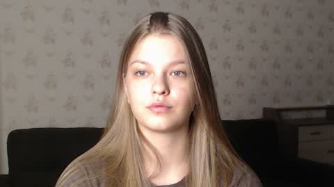 Snapshot of emysway chatting on December 21, 2024, 10:40 pm EmySway online show from December 21, 2024, 10:40 pm