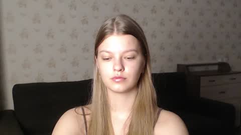 Snapshot of emysway chatting on December 26, 2024, 9:47 pm EmySway online show from December 26, 2024, 9:47 pm