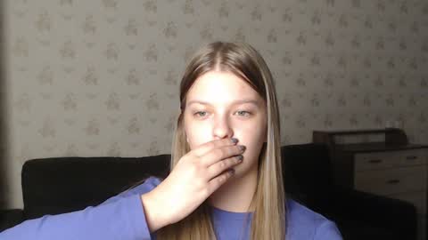 Snapshot of emysway chatting on December 30, 2024, 7:53 pm EmySway online show from December 30, 2024, 7:53 pm