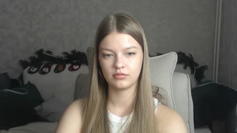 Snapshot of emysway chatting on December 31, 2024, 8:26 am EmySway online show from December 31, 2024, 8:26 am