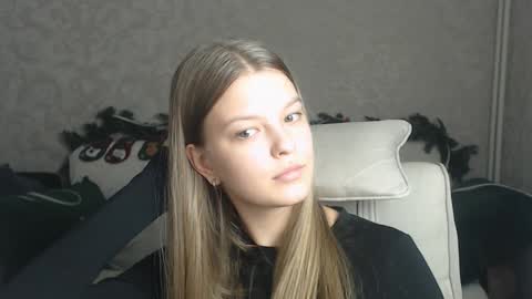 Snapshot of emysway chatting on January 7, 2025, 2:51 pm EmySway online show from January 7, 2025, 2:51 pm