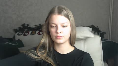 Snapshot of emysway chatting on January 7, 2025, 6:03 pm EmySway online show from January 7, 2025, 6:03 pm