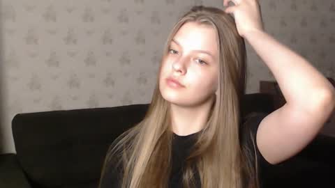 Snapshot of emysway chatting on March 12, 2025, 5:49 pm EmySway online show from March 12, 2025, 5:49 pm