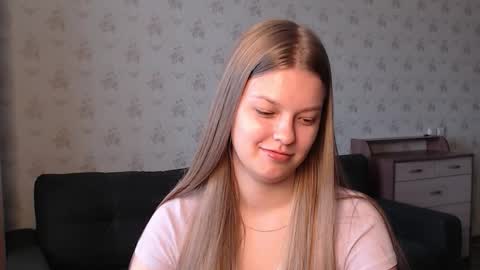 EmySway online show from September 22, 2025, 4:47 am