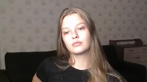 Snapshot of emysway chatting on October 4, 2025, 11:52 am EmySway online show from October 4, 2025, 11:52 am