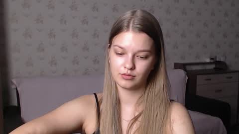 Snapshot of emysway chatting on November 12, 2025, 9:21 am EmySway online show from November 12, 2025, 9:21 am